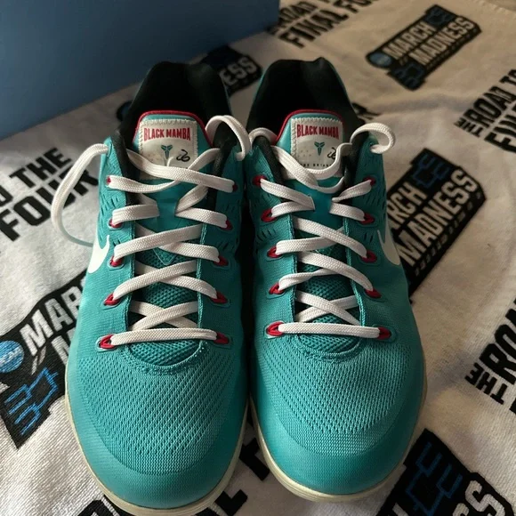 Kobe 9 “Dusty Cactus”
Great Condition, only few scuff marks. No Box.
Size 9.5 Nike Kobe 9 Low EM  main image 3